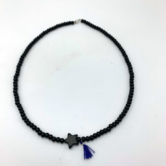 Collier-étoile-noir-perles-bois-pompon-bleu magasin mode toulouse