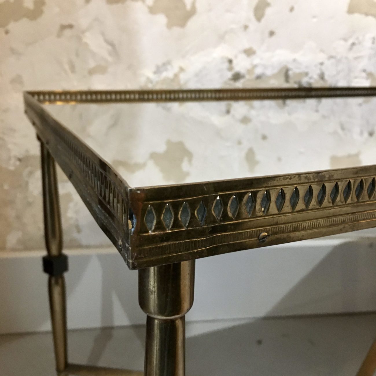Table basse rectangulaire laiton et plateau miroir