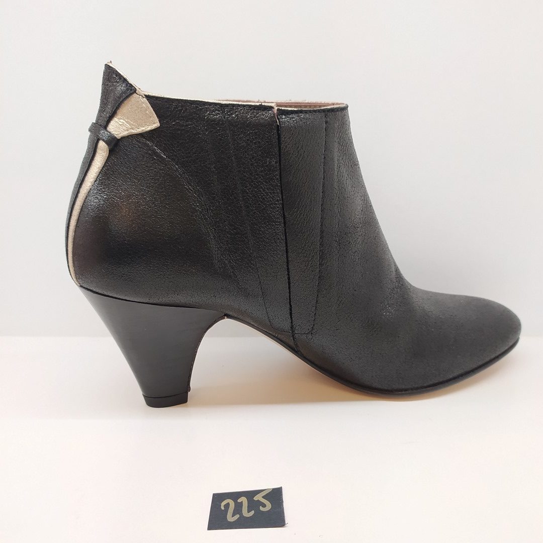 BUELLER Ante Metal Negro Patricia Blanchet