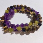 Bracelet collier oeil de tigre, agate anis, améthyste en chips et boule à facettes, hématite en intercalaire, fermoir aimant.