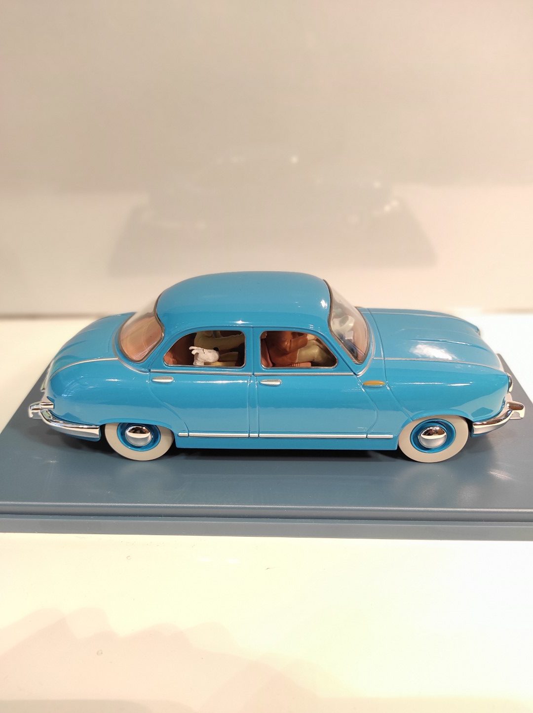 Voiture Tintin N°30-Le Taxi Panhard Dyna Z