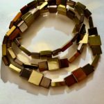 Bracelet triple ou collier fermoir aimant carré hématite cuivré et doré